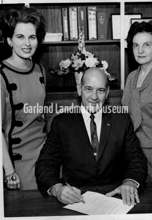 Carl Cooper signing letter circa 1960's