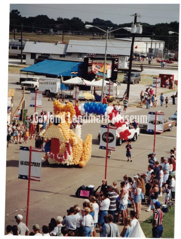 Star Spangled Fourth 1998 Parade - Balloon animal.