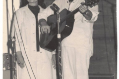 Big G Jamboree - Joe Carroll with guitar