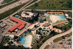 Wet N Wild circa 1990 (previously White Water) aerial view. Interstate 635 at top of photo.