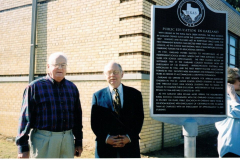 Unknown Man and Mike Hayslip at Dedication of Texas Historical Association plaque March 31, 2003