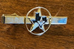 Masonic tie tac of gold tone metal