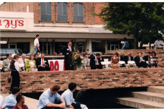 Mayor Jamie Ratliff speaking on the square