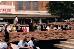 Mayor Jamie Ratliff speaking on the square