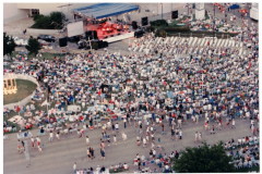 Star Spangled Fourth 1996 - Audience watching the musicians onstage