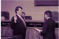 Jamie Ratliff, left, being sworn in as Mayor 1994