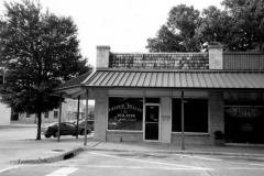 Building and business,located at 600 Main Street, owned by Jose "Pepe" Fernandez. United Realty operated at this location from 1995-2005.
